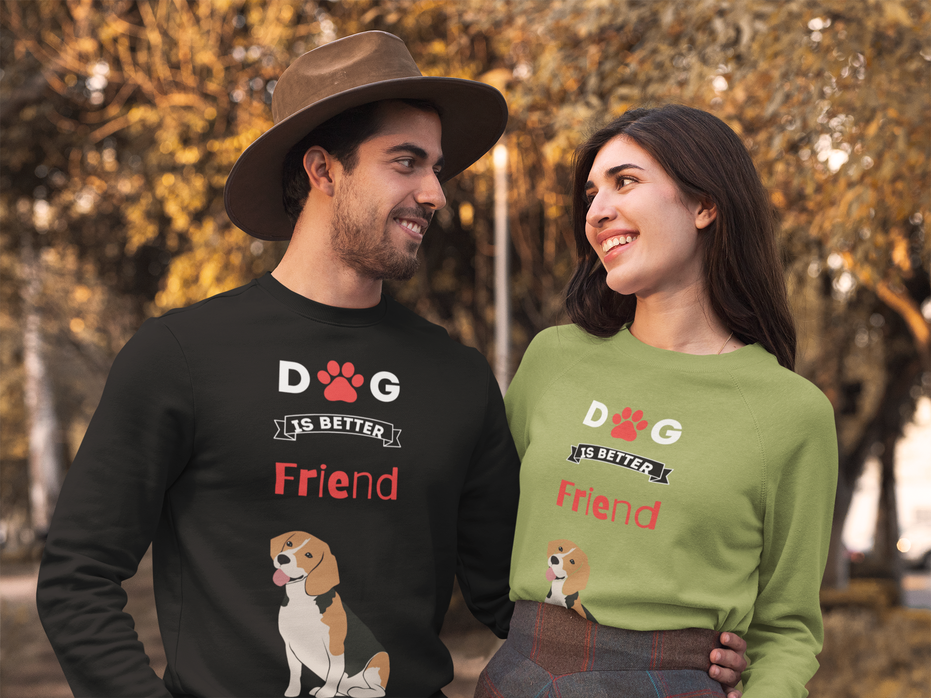 crewneck-sweatshirt-mockup-of-a-couple-posing-at-a-park-during-autumn-31807